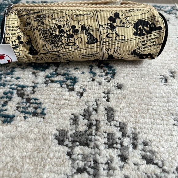 New Disney Store Mickey Mouse VTG Cartoon Comic Strip Zip Pencil/Makeup pouch - Picture 8 of 16